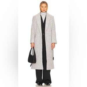 NWT Alaiya Coat in Black & White
L'ACADEMIE
Color: Black & White